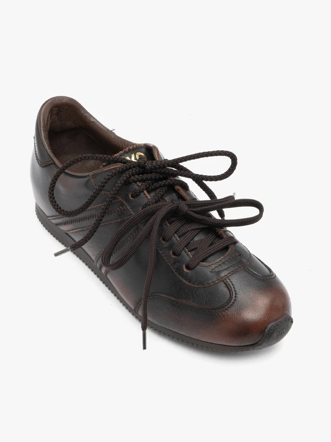 Shaded sports half shoes