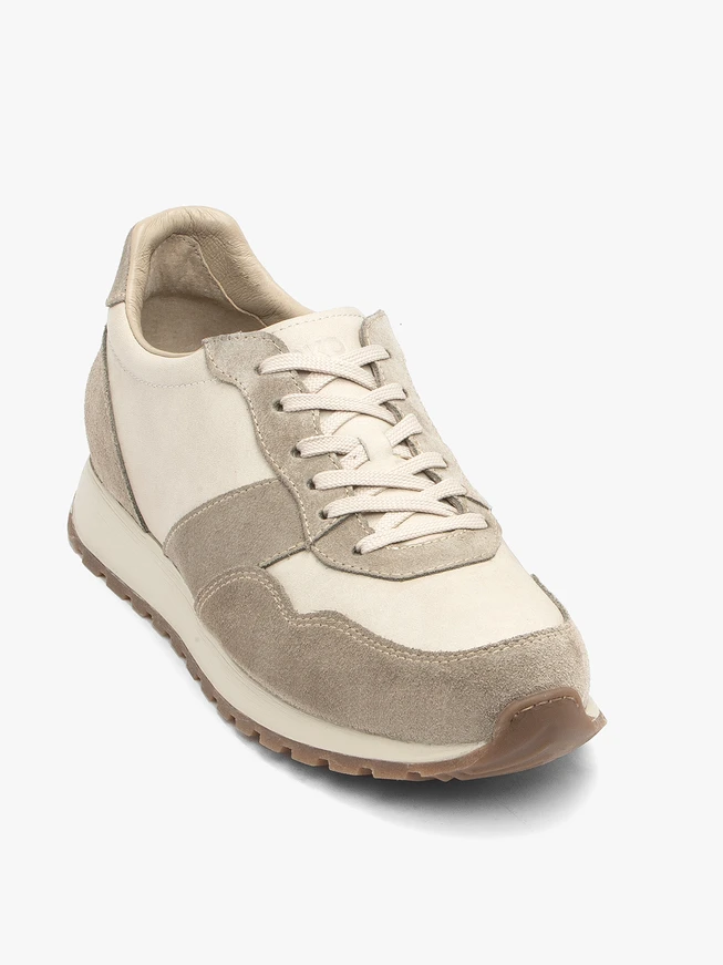 Halbschuhe zum Schnüren in Creme-Olive