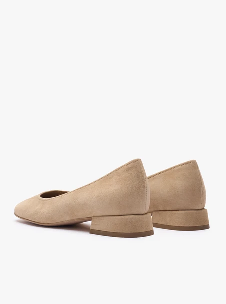 Beige suede block-heel pumps