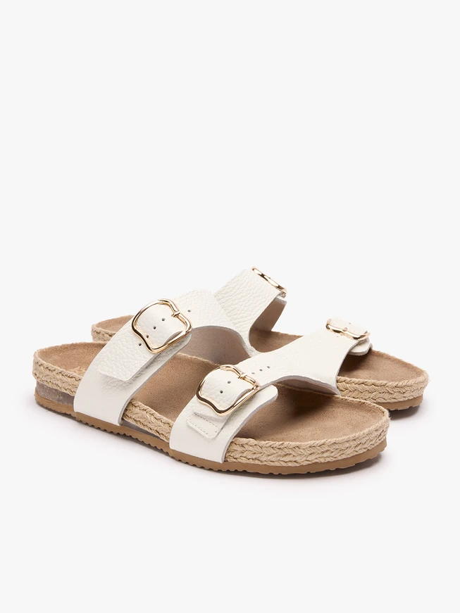 Cremefarbene Flip-Flops mit zwei Riemen