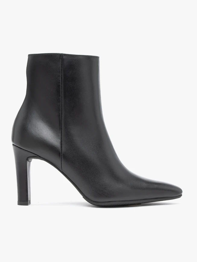 Schwarze Stöckelschuhe aus Leder
