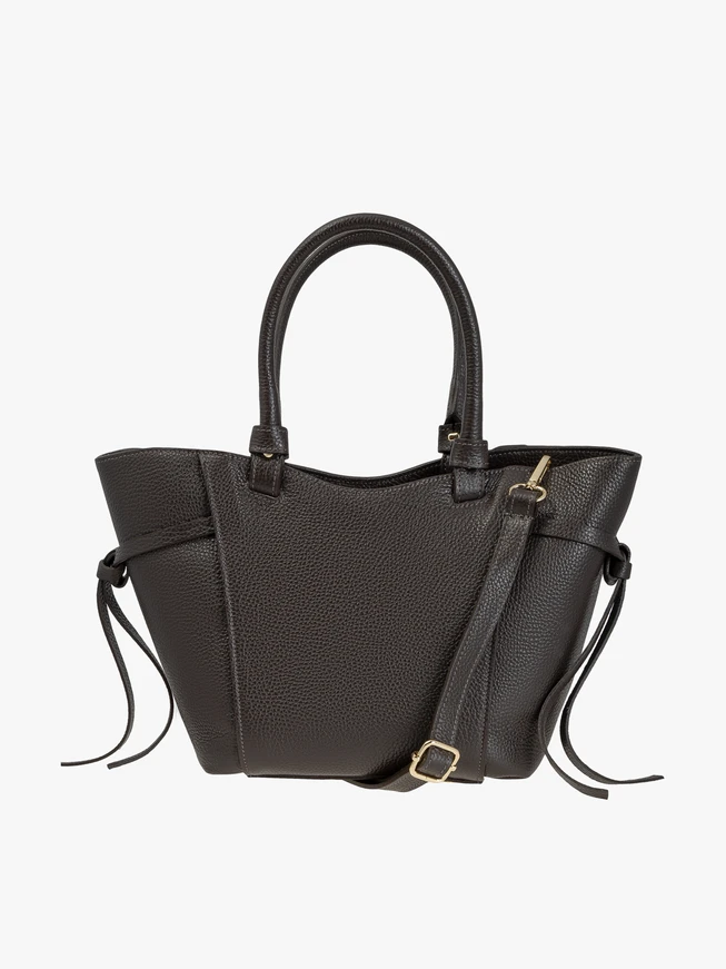 Braune Handtasche in einer einzigartigen Form