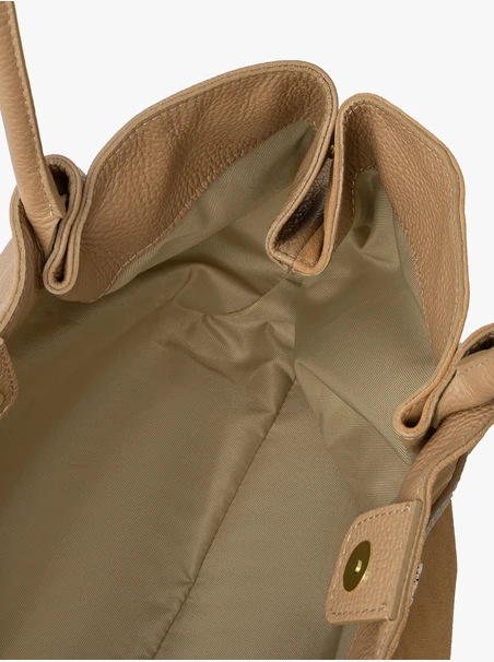 Große rote Shopper-Tasche