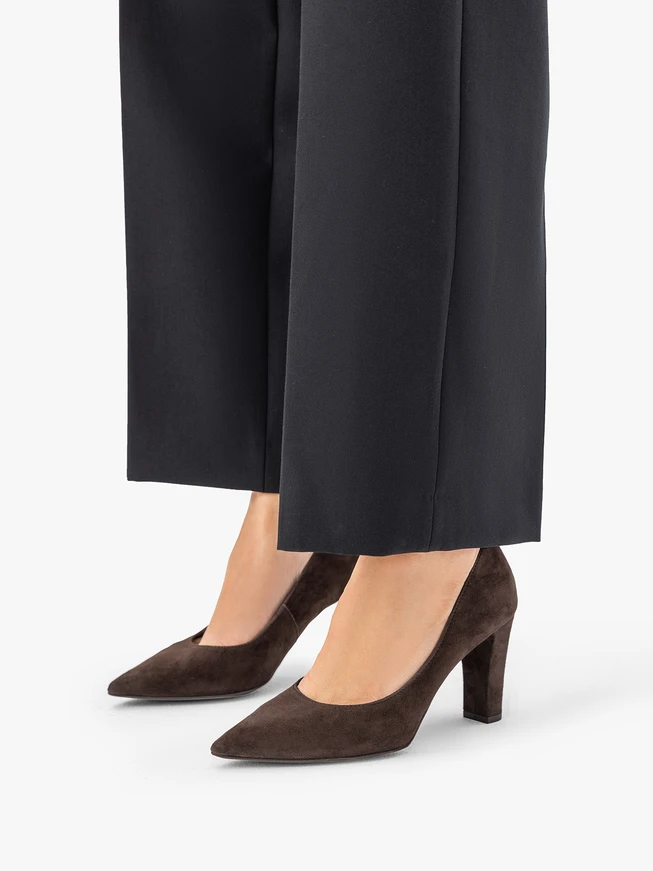 Dunkelbraune Pumps mit Absatz