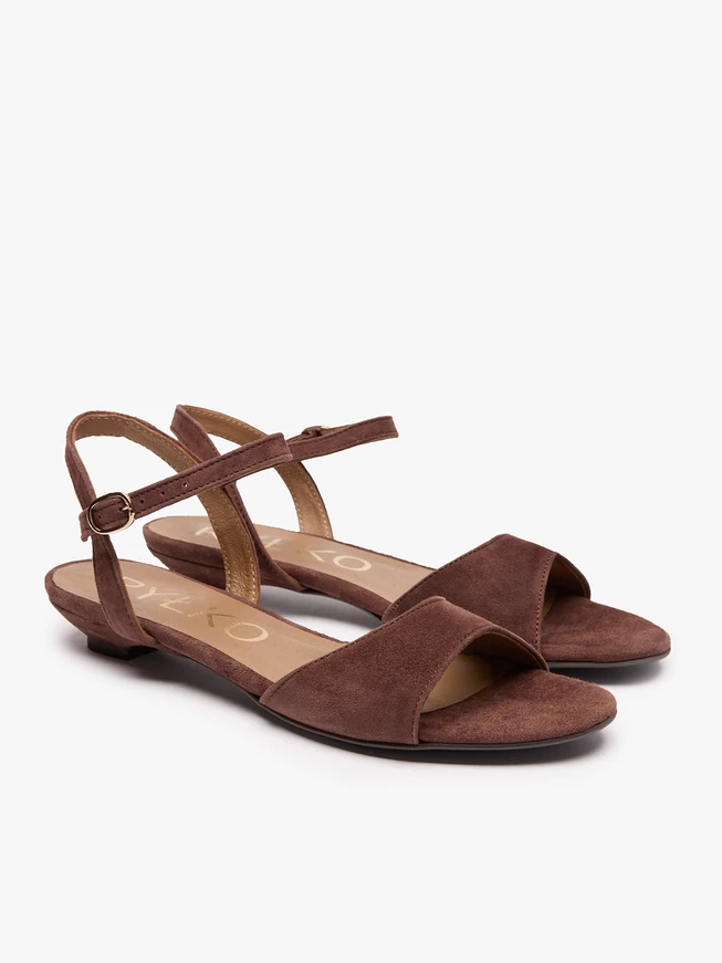 Braune Clutch-Sandalen