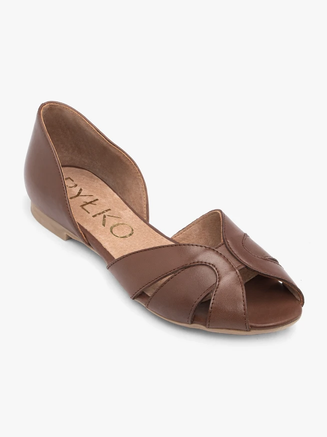 Braune zehenoffene Ballerinas