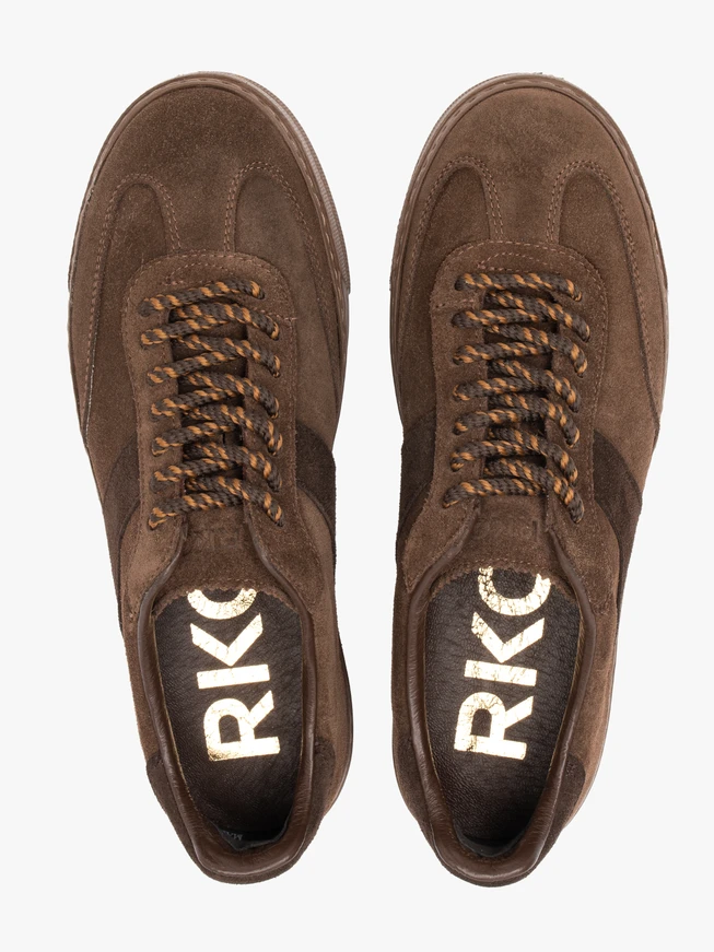 Braune sportliche Schnürhalbschuhe