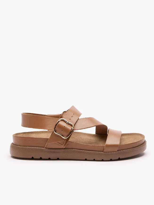 Sandalen aus braunem genarbtem Leder