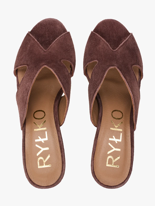 Flip-Flops mit braunem Absatz