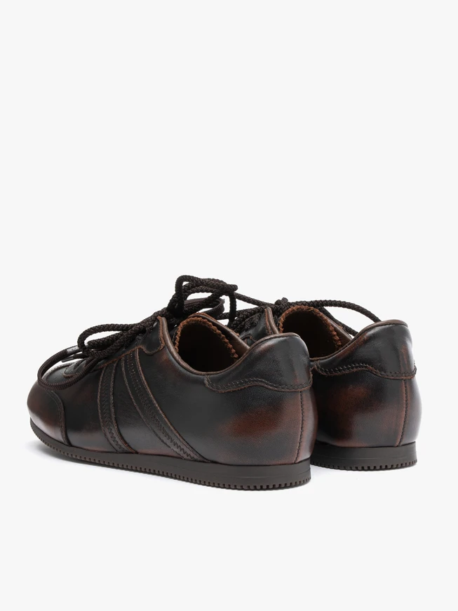 Shaded sports half shoes