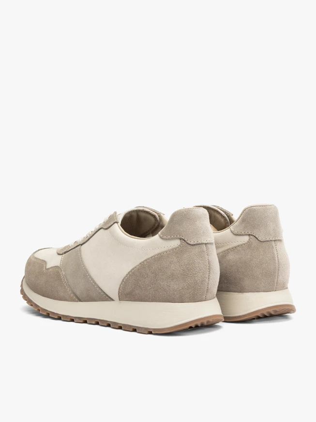 Halbschuhe zum Schnüren in Creme-Olive