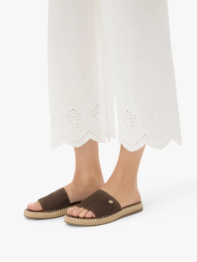 Dunkelbraune Flip-Flops mit Schnürboden