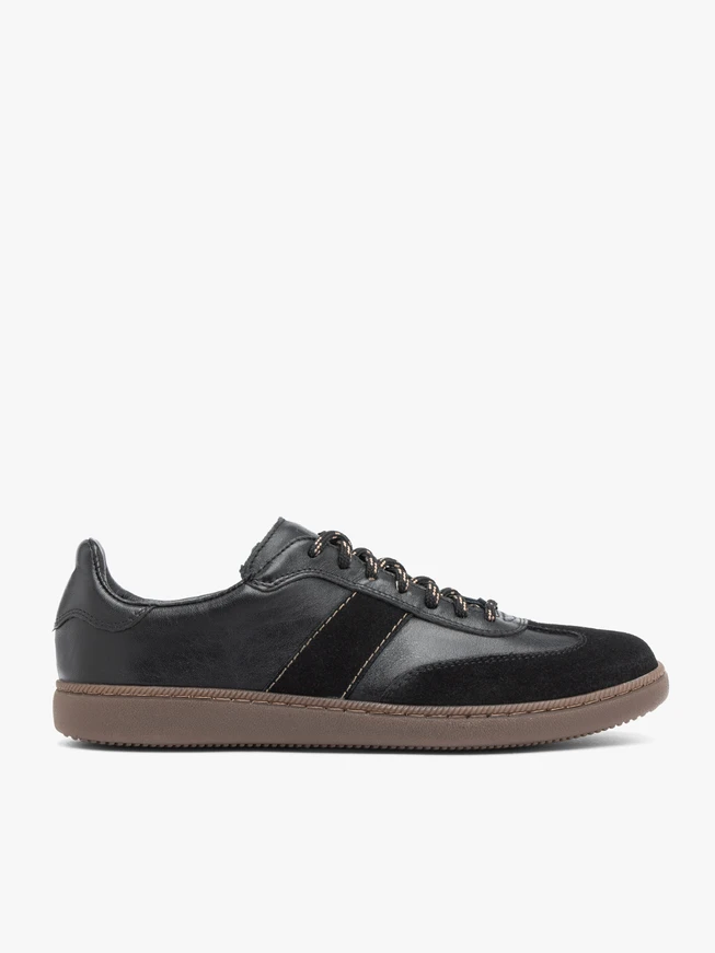 Schwarze sportliche Schnürhalbschuhe