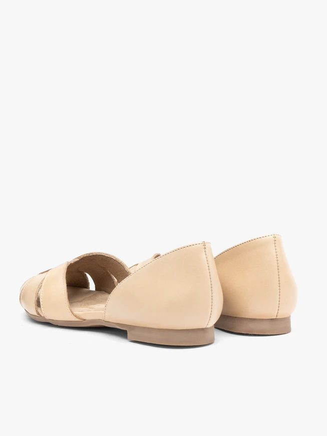 Beigefarbene, zehenoffene Ballerinas