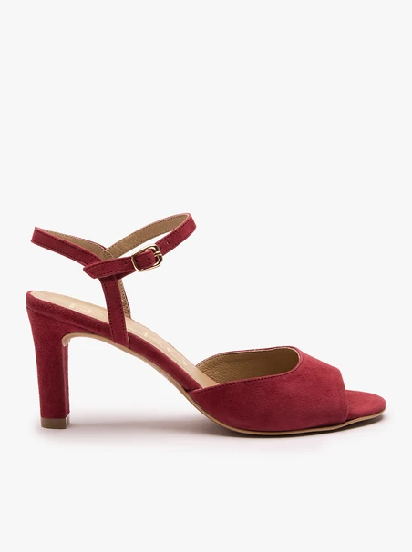 Kastanienbraune Sandalen mit Absatz