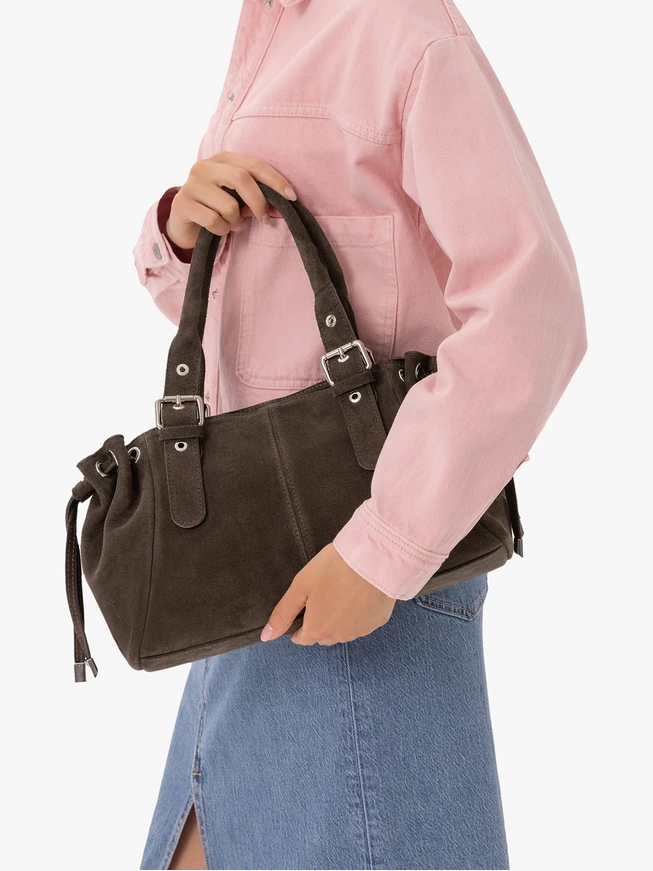 Braune mittelgroße Handtasche