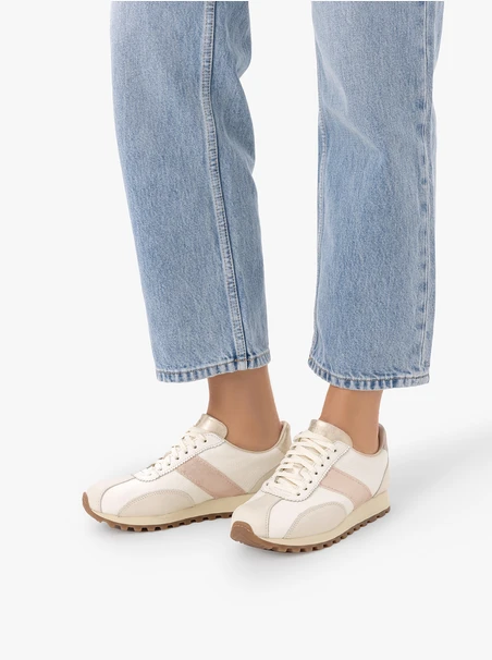 Cream Women’s Sneakers with Gold Accent