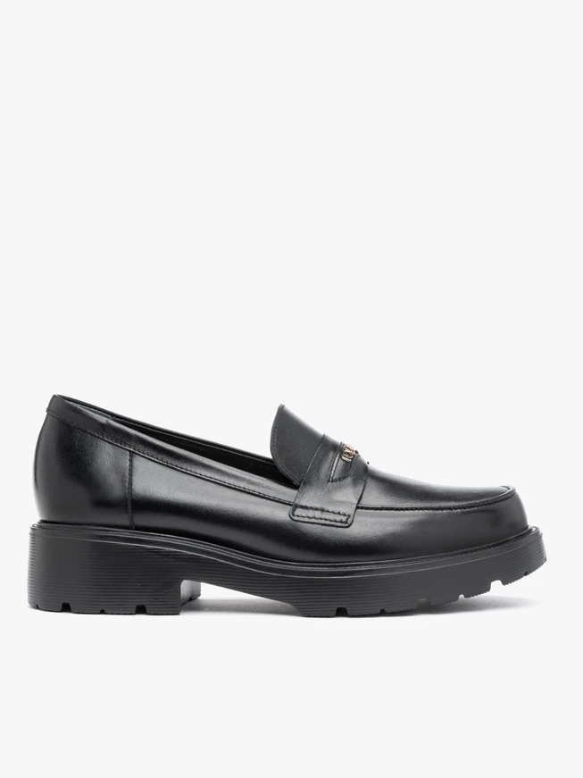 Black half-boots with trapper bottom