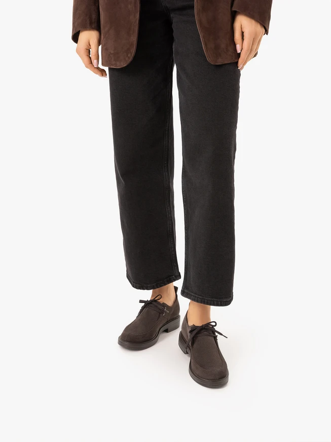 Dark brown velour half shoes