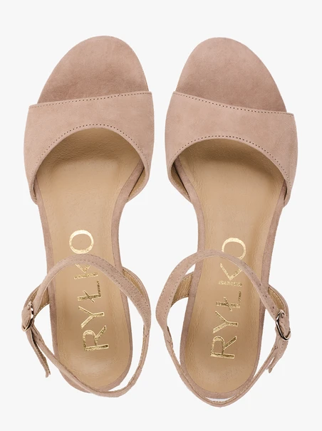 Beigefarbene Clutch-Sandalen