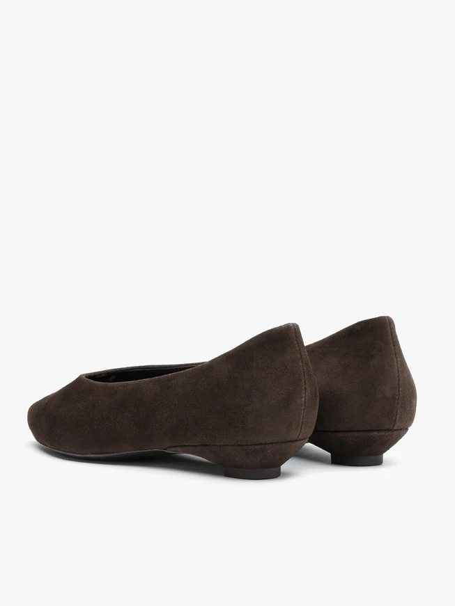 Dunkelbraune Ballerinas aus eingearbeitetem Veloursleder
