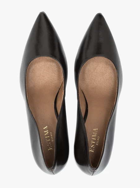 Dunkelbraune Pumps mit Absatz aus genarbtem Leder