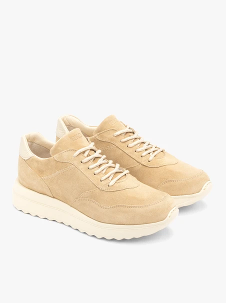 Beżowe sneakersy na grubszym spodzie