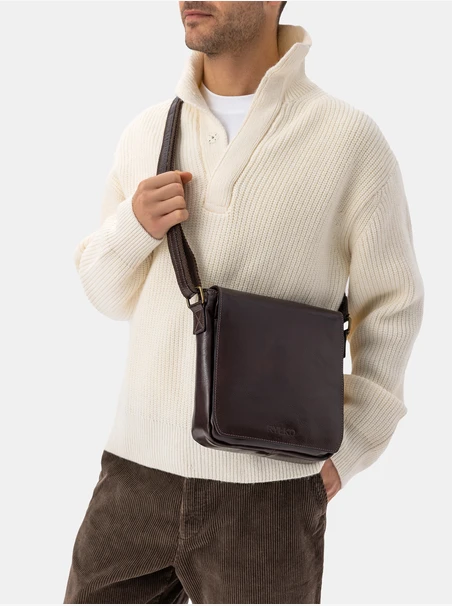 Braune Tasche aus Leder und Stoff