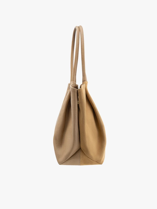 Große rote Shopper-Tasche