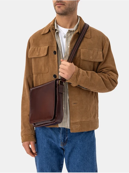 Hellbraune Tasche aus Leder und Stoff