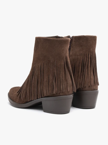 Braune Fransenstiefel