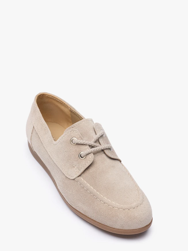 Sandfarbene Freizeithalbschuhe mit Schnürung
