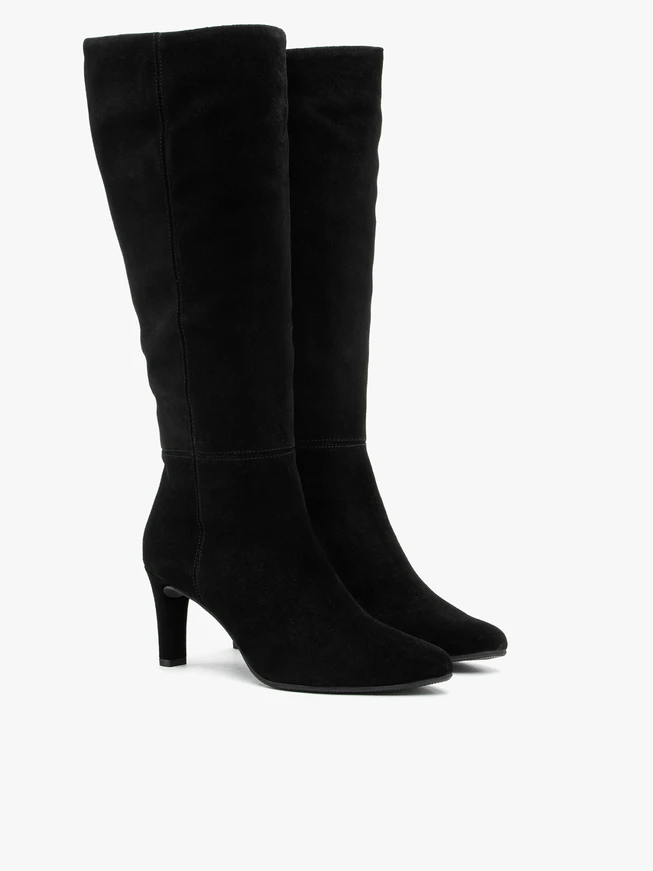Schwarze Stiefel mit breitem Schaft