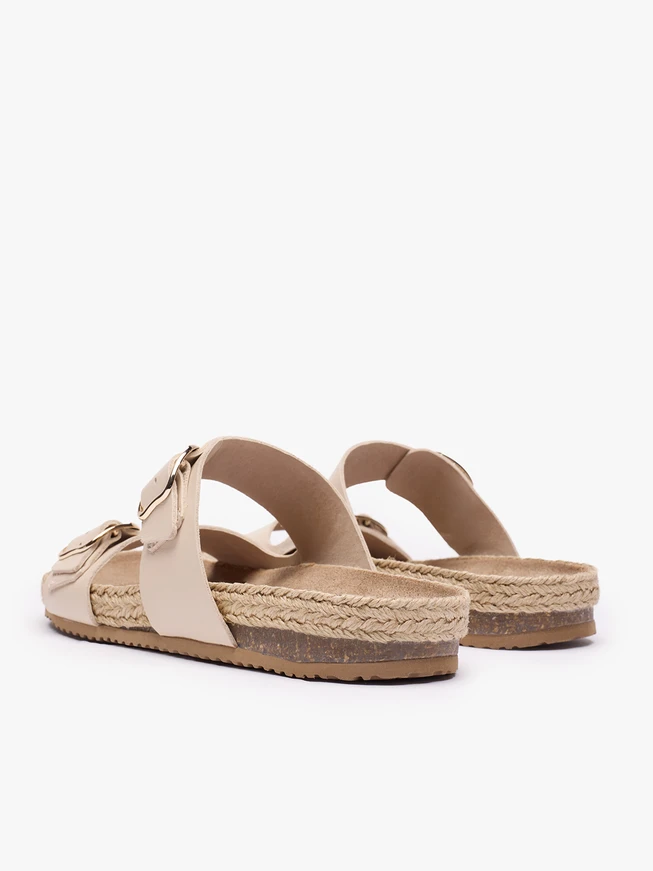 Beigefarbene Flip-Flops mit zwei Riemen
