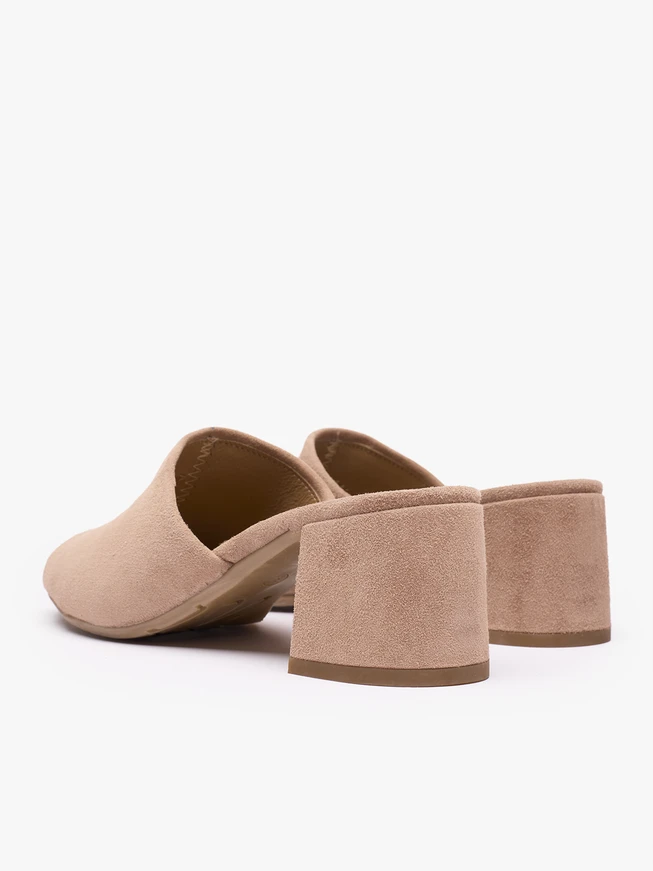 Beigefarbene Flip-Flops mit Absatz