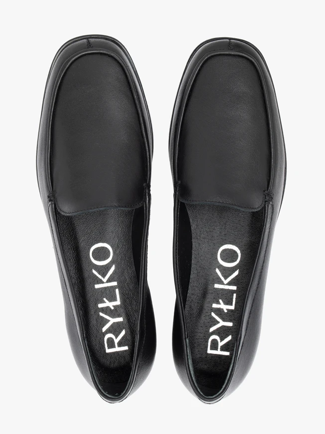 Black elegant grain leather moccasins