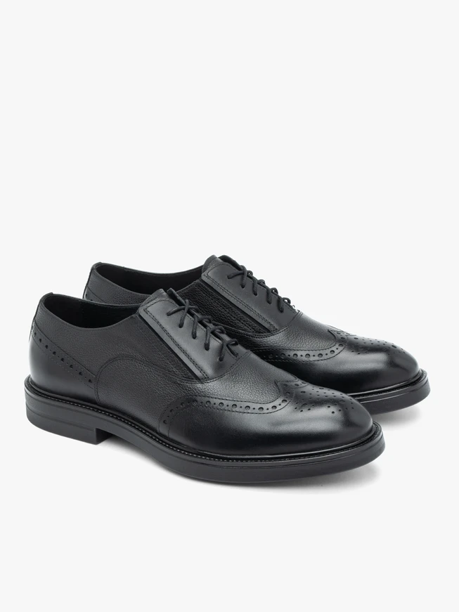 Schwarze Halbschuhe aus Leder zum Schnüren