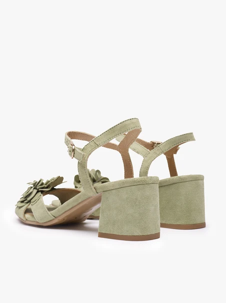 Hellgrüne Blumen-Sandalen mit Absatz