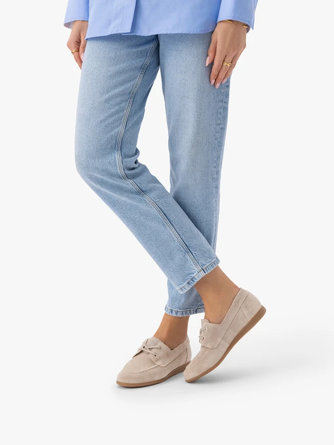 Sandfarbene Freizeithalbschuhe mit Schnürung