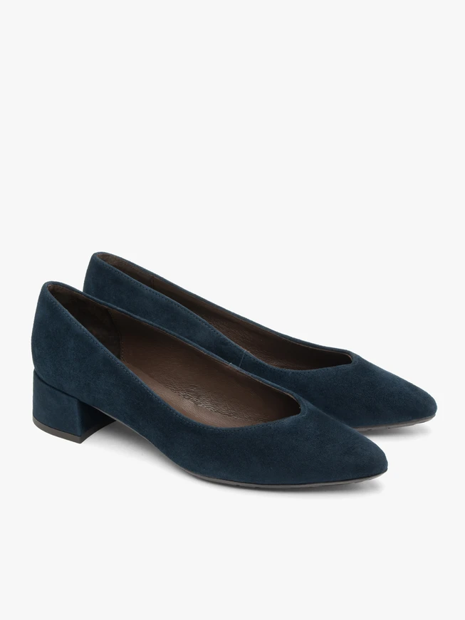 Marineblaue Pumps aus Veloursleder
