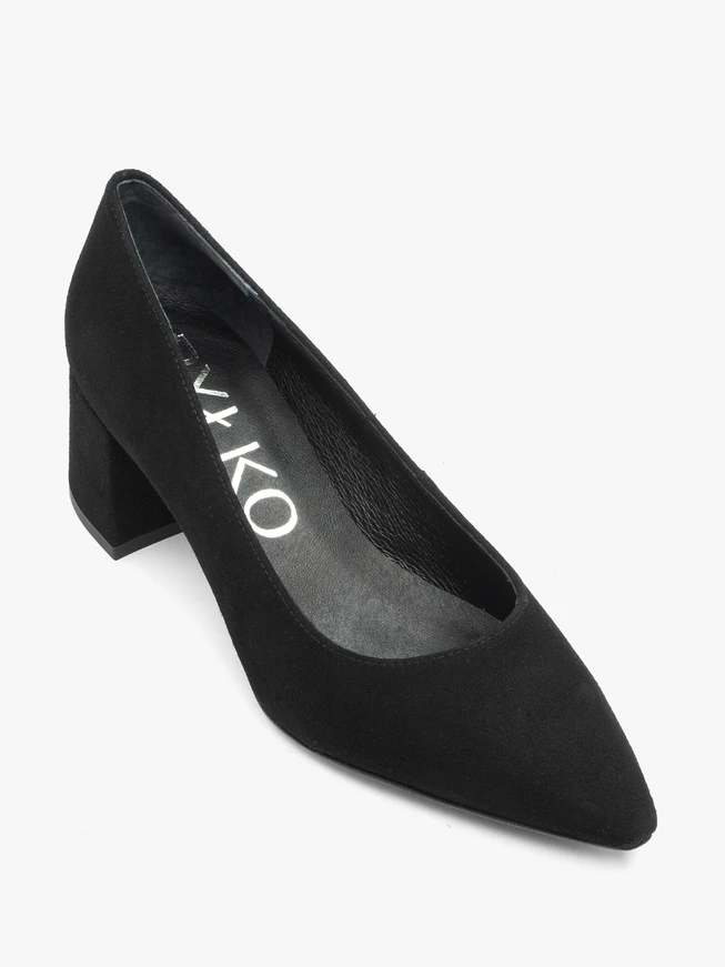Black velour leather pumps on a block