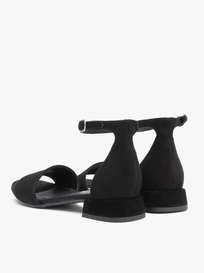 Schwarze Schnallen-Sandalen