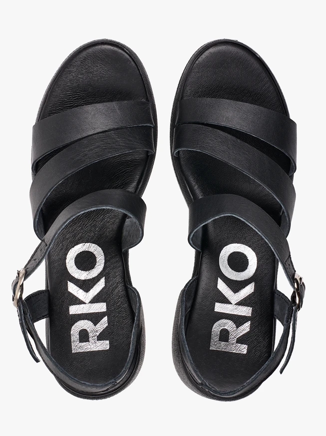 Schwarze Sandalen aus genarbtem Leder