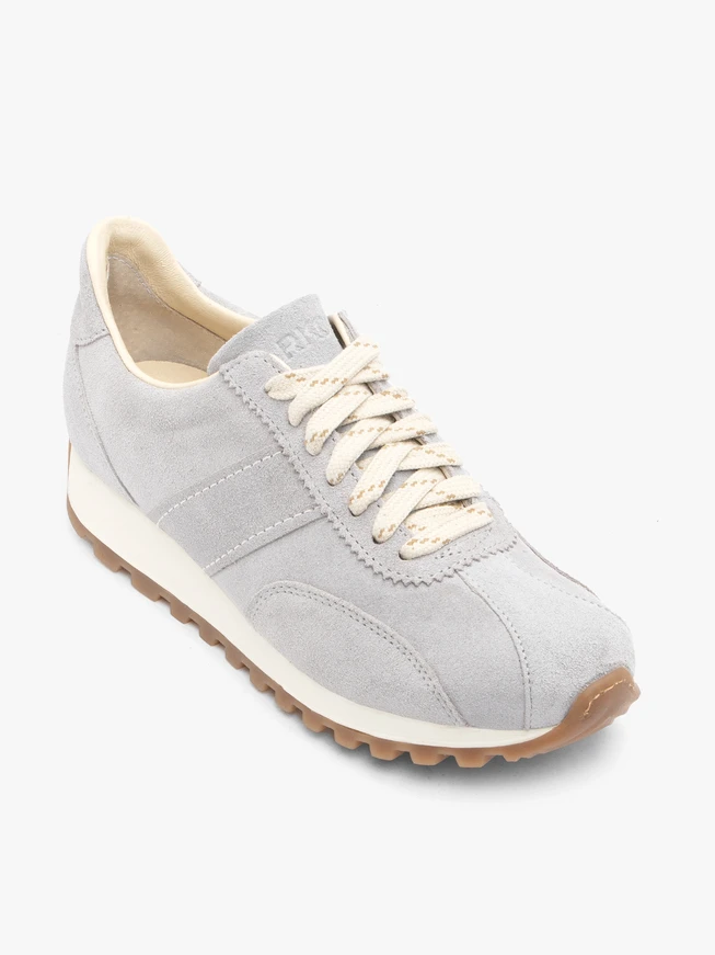 Sportschuhe aus grauem Veloursleder