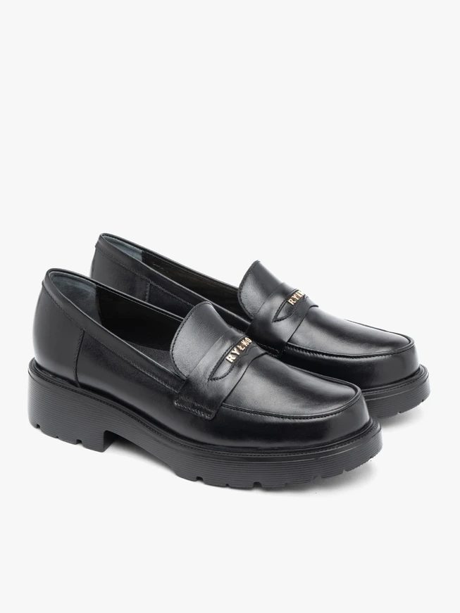 Black half-boots with trapper bottom