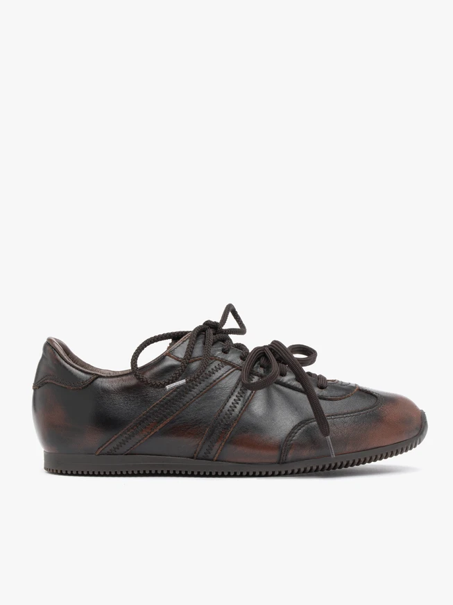 Shaded sports half shoes