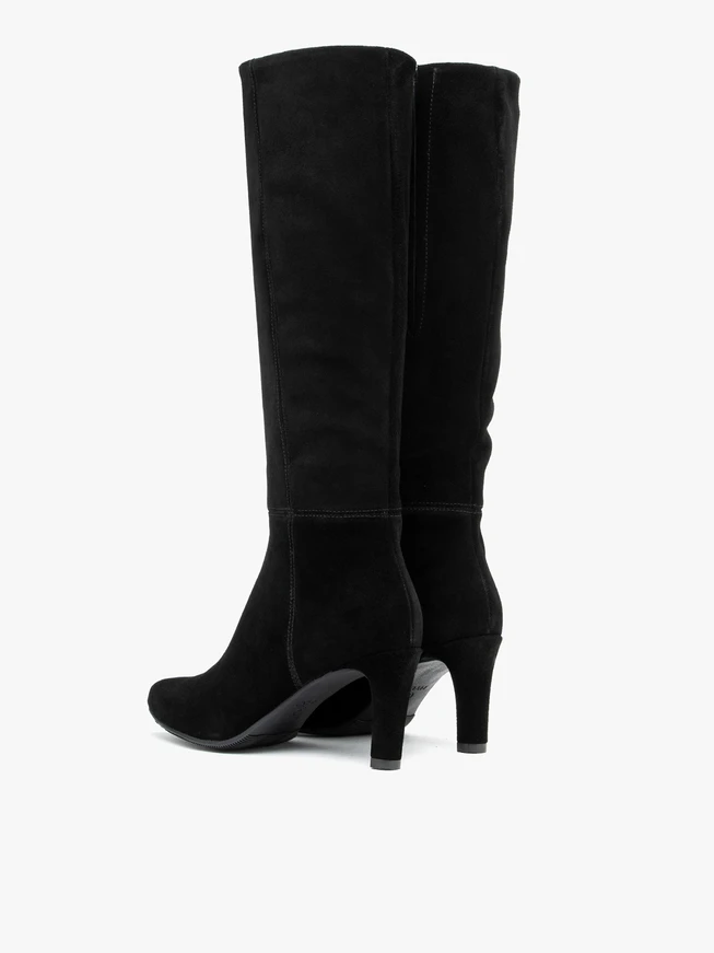Schwarze Stiefel mit schmalem Schaft