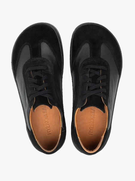 Schwarze Halbstiefel aus genarbtem Leder und Velours