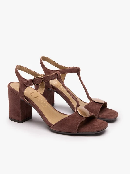 Dunkelbraune T-Bar-Sandalen mit Verzierung