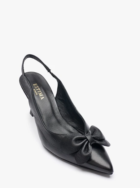 Czarne czółenka bez pięty slingback z kwiatem